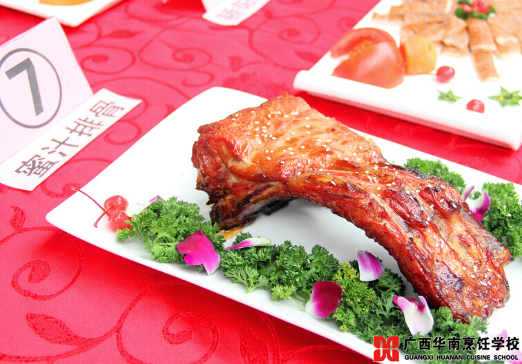 广西华南烹饪学校